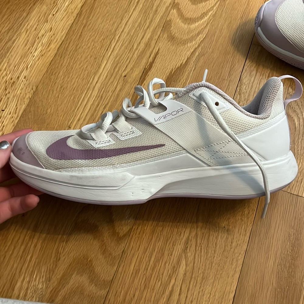 Nike Vapor Women’s Tennis Shoes size 8 - Picture 1 of 9